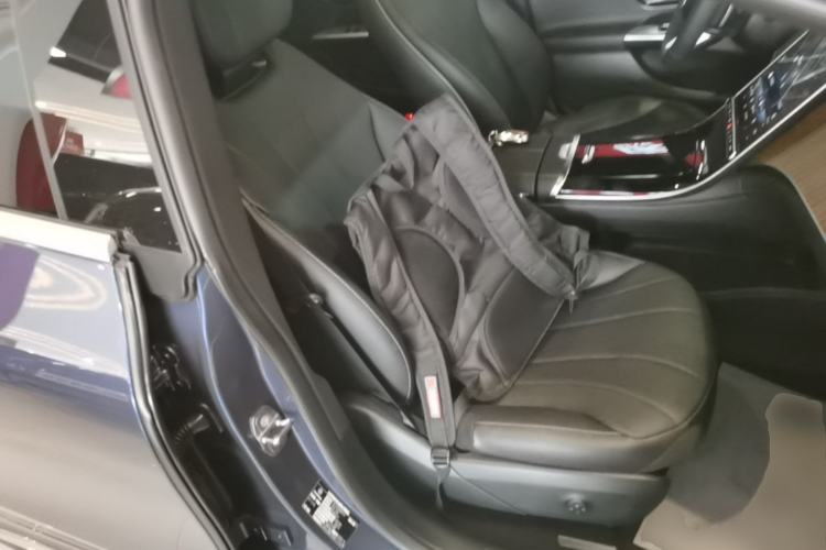 Used Mercedes-Benz EQE 2022 350 Luxury Edition Right Front Seat