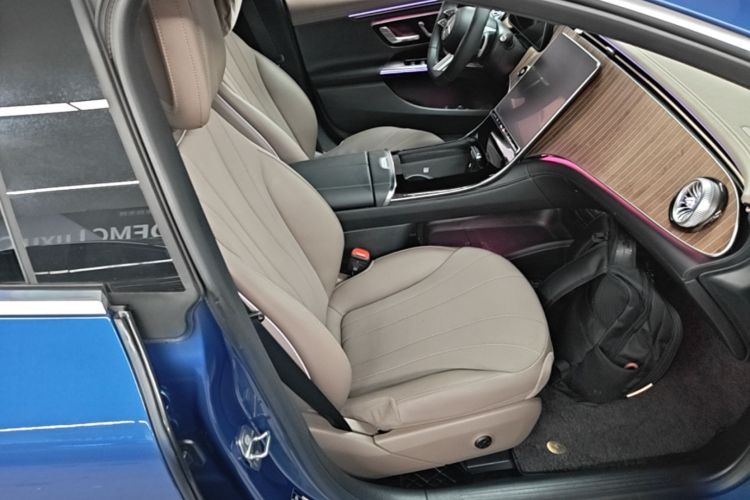 Used Mercedes-Benz EQE 2022 350 Luxury Edition Right Front Seat