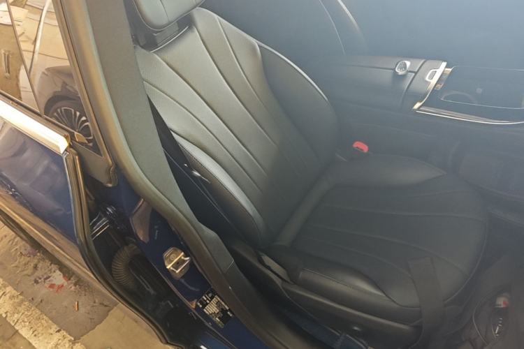 Used Mercedes-Benz EQE 2022 350 Luxury Edition Right Front Seat