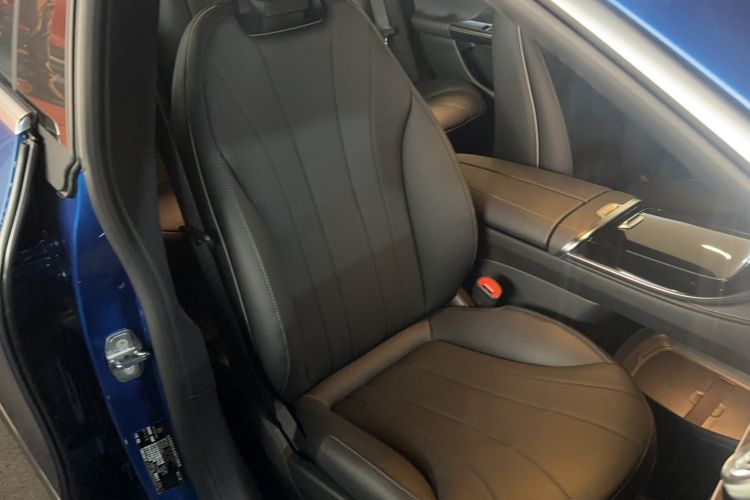 Used Mercedes-Benz EQE 2022 350 Luxury Edition Right Front Seat