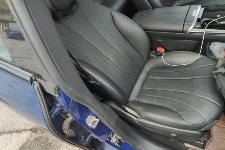 Used Mercedes-Benz EQE 2022 350 First Edition Special Version Right Front Seat