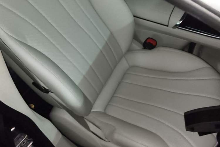 Used Mercedes-Benz EQE 2022 350 Luxury Edition Right Front Seat