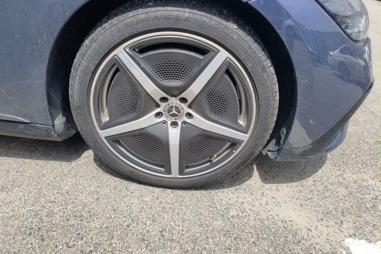 Used Mercedes-Benz EQE 2022 350 First Edition Special Version Right Front Wheel Hub