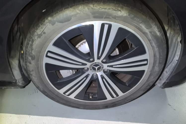 Used Mercedes-Benz EQE 2022 350 Luxury Edition Right Front Wheel Hub