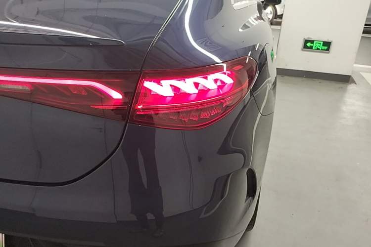 Used Mercedes-Benz EQE 2022 350 Luxury Edition Right Rear Taillight