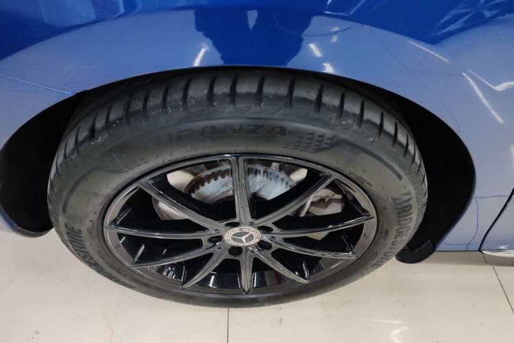 Used Mercedes-Benz EQE 2022 350 Pioneer Edition Right Rear Wheel Hub