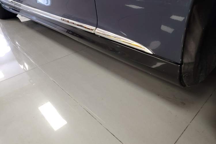 Used Mercedes-Benz EQE 2022 350 Pioneer Edition Right Side Sill