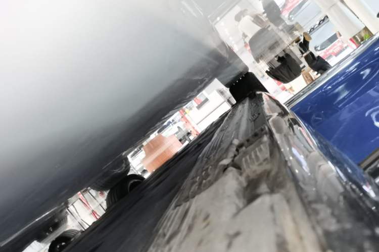 Used Mercedes-Benz EQE 2022 350 Luxury Edition Right Side Sill