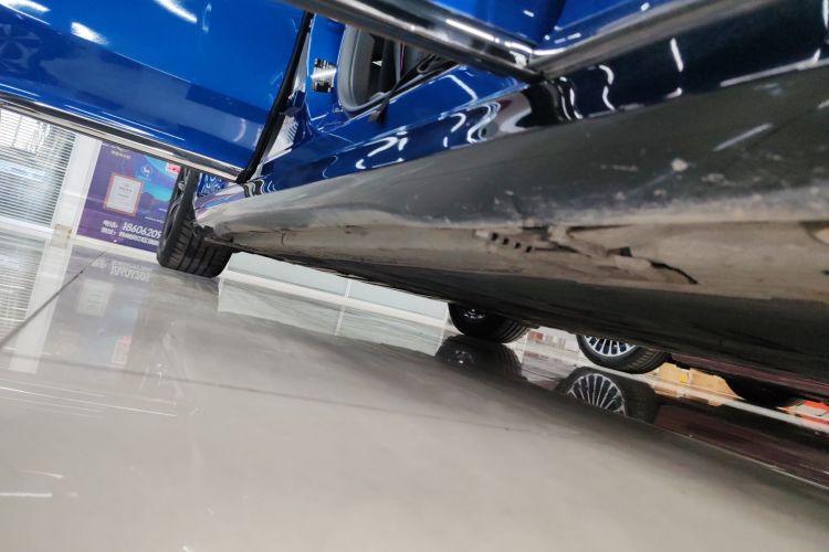 Used Mercedes-Benz EQE 2022 350 Pioneer Edition Right Side Sill
