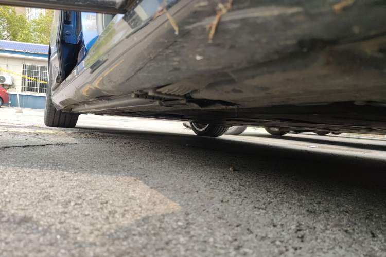 Used Mercedes-Benz EQE 2022 350 First Edition Special Version Right Side Sill