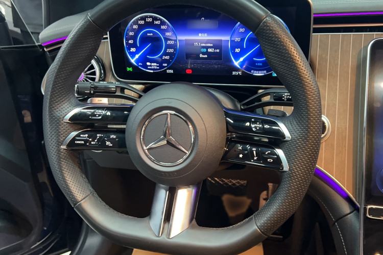 Used Mercedes-Benz EQE 2022 350 Pioneer Edition Steering Wheel