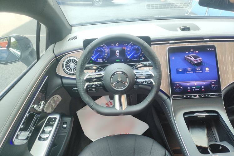 Used Mercedes-Benz EQE 2022 350 Pioneer Edition Steering Wheel