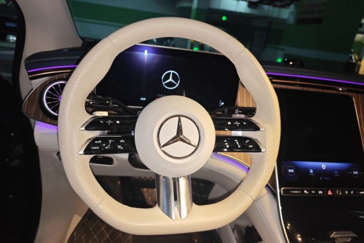 Used Mercedes-Benz EQE 2022 350 Pioneer Edition Steering Wheel
