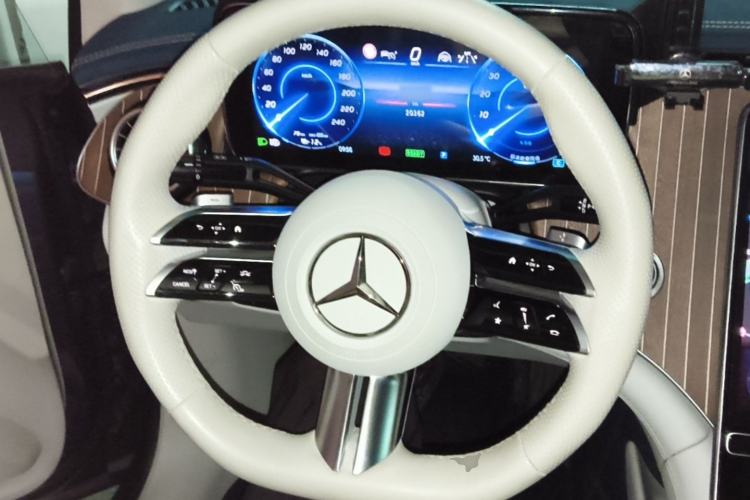 Used Mercedes-Benz EQE 2022 350 Luxury Edition Steering Wheel