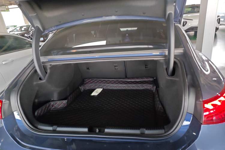 Used Mercedes-Benz EQE 2022 350 Pioneer Edition Trunk
