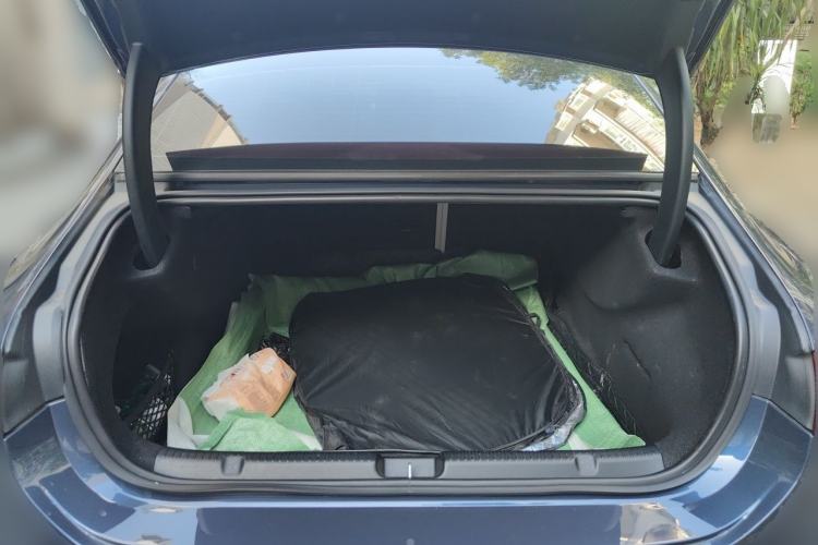 Used Mercedes-Benz EQE 2022 350 Luxury Edition Trunk