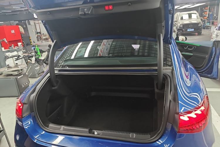 Used Mercedes-Benz EQE 2022 350 First Edition Special Version Trunk