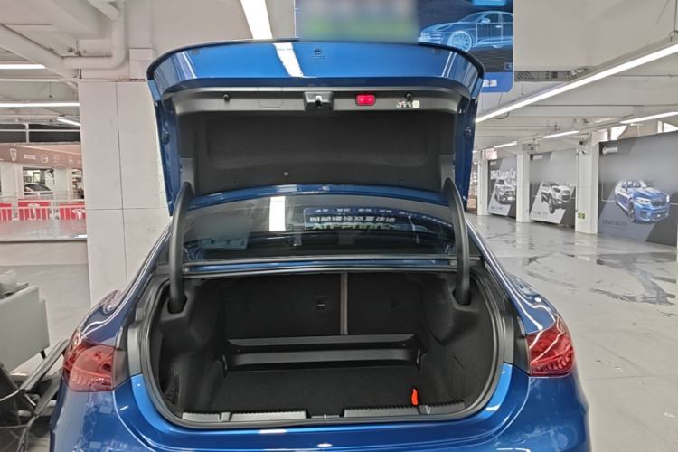 Used Mercedes-Benz EQE 2022 350 Luxury Edition Trunk