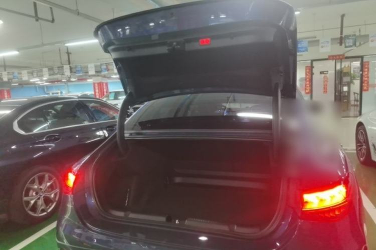 Used Mercedes-Benz EQE 2022 350 Luxury Edition Trunk