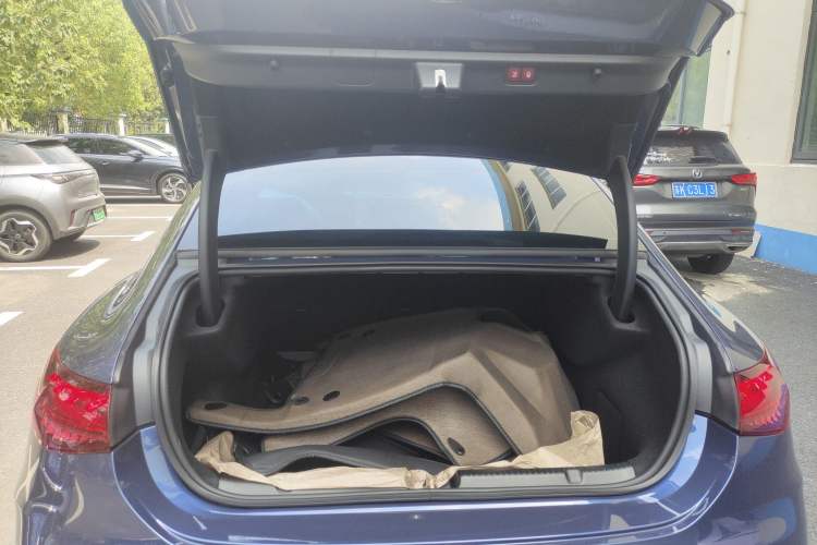 Used Mercedes-Benz EQE 2022 350 Pioneer Edition Trunk