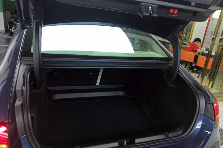 Used Mercedes-Benz EQE 2022 350 First Edition Special Version Trunk