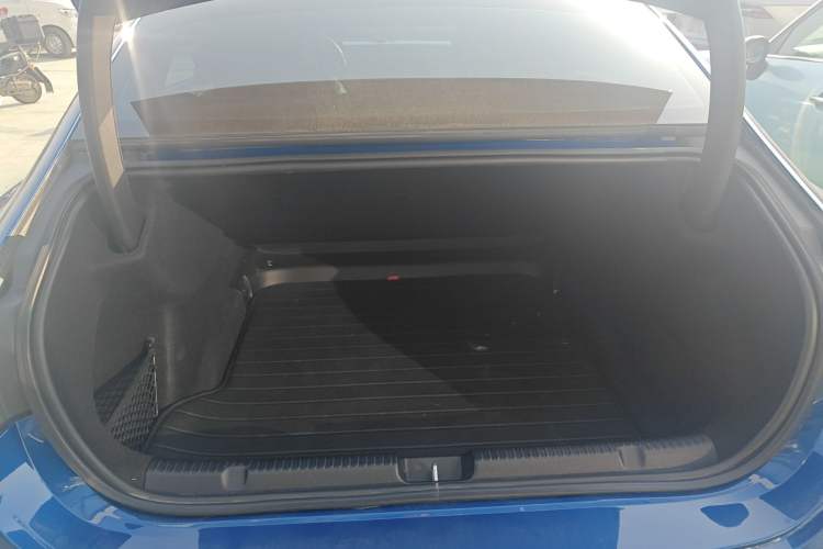 Used Mercedes-Benz EQE 2022 350 First Edition Special Version Trunk