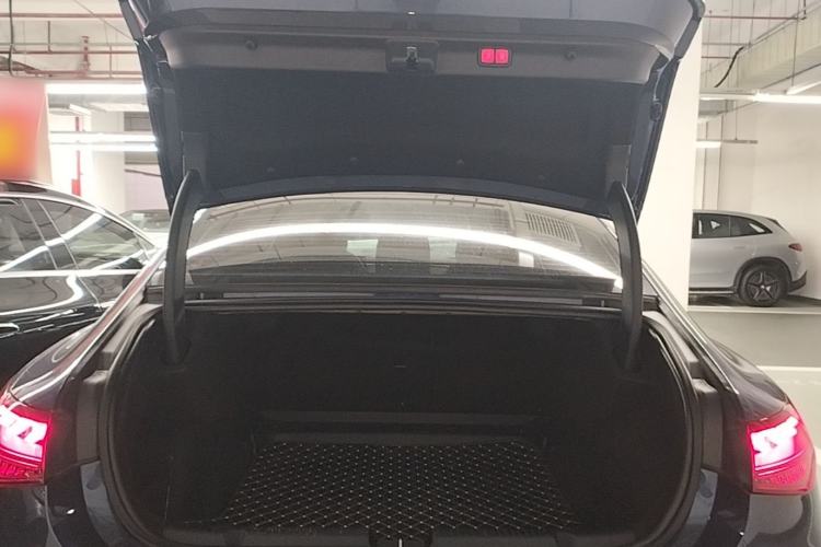 Used Mercedes-Benz EQE 2022 350 Luxury Edition Trunk