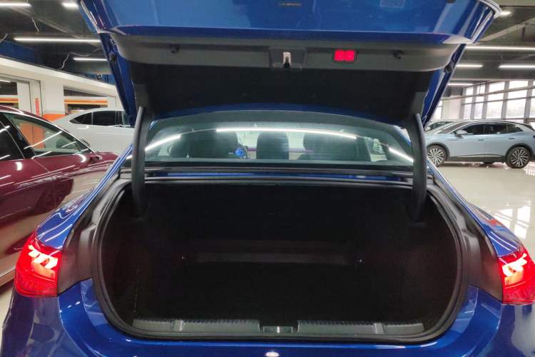 Used Mercedes-Benz EQE 2022 350 Pioneer Edition Trunk