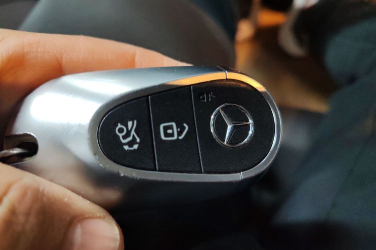 Used Mercedes-Benz EQE 2022 350 Pioneer Edition Vehicle Key