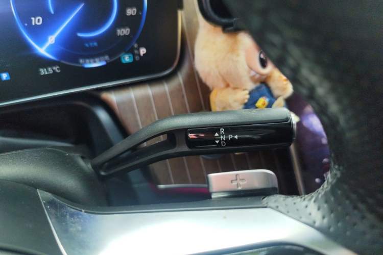 Used Mercedes-Benz EQE 2022 350 Luxury Edition Gear Lever