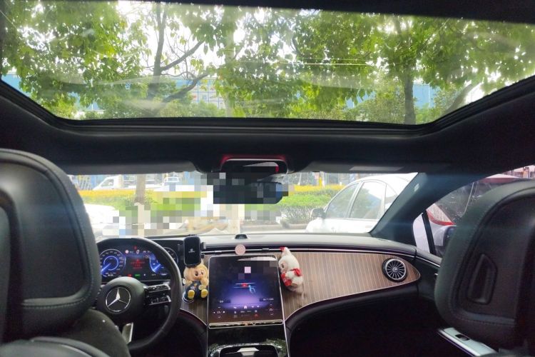 Used Mercedes-Benz EQE 2022 350 Luxury Edition Headliner