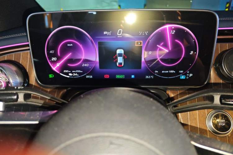 Used Mercedes-Benz EQE 2022 350 Pioneer Edition Odometer Close Up
