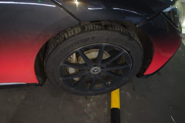 Used Mercedes-Benz EQE 2022 350 Pioneer Edition Right Front Wheel Hub