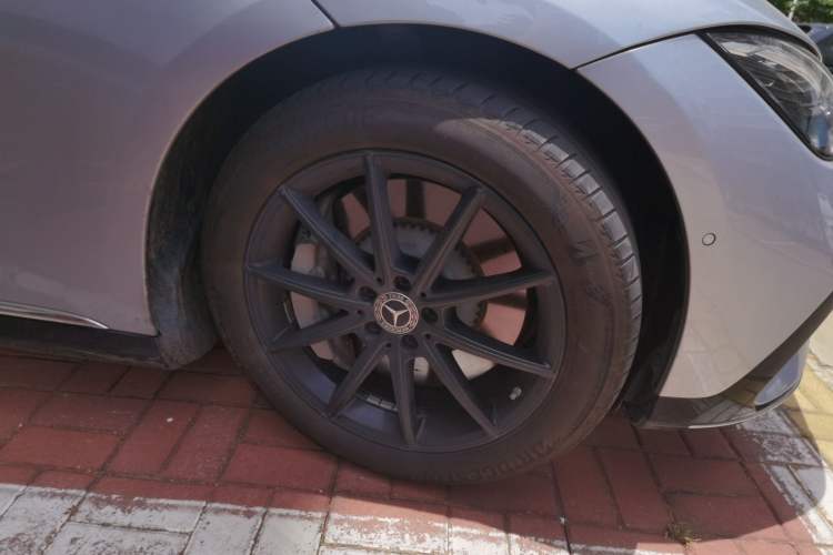 Used Mercedes-Benz EQE 2022 350 Pioneer Edition Right Front Wheel Hub