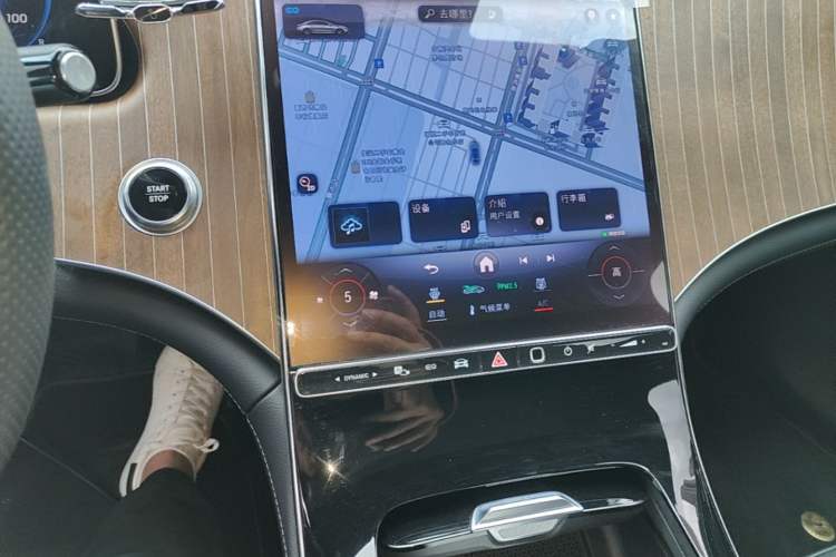 Used Mercedes-Benz EQE 2022 350 Luxury Edition Audio And AC Panel