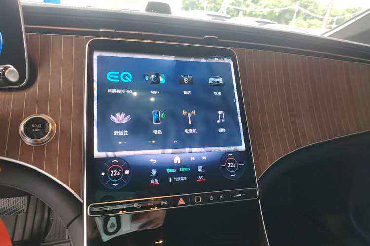 Used Mercedes-Benz EQE 2022 350 Pioneer Edition Audio And AC Panel