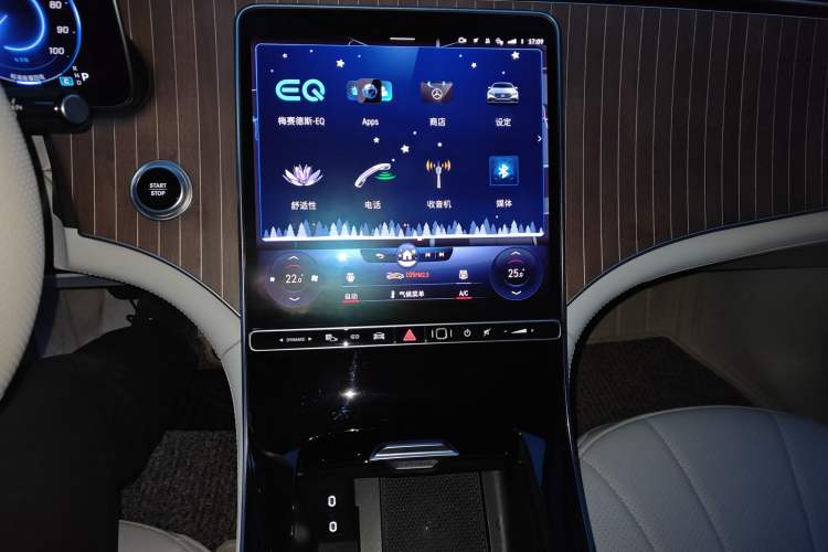 Used Mercedes-Benz EQE 2022 350 Luxury Edition Audio And AC Panel