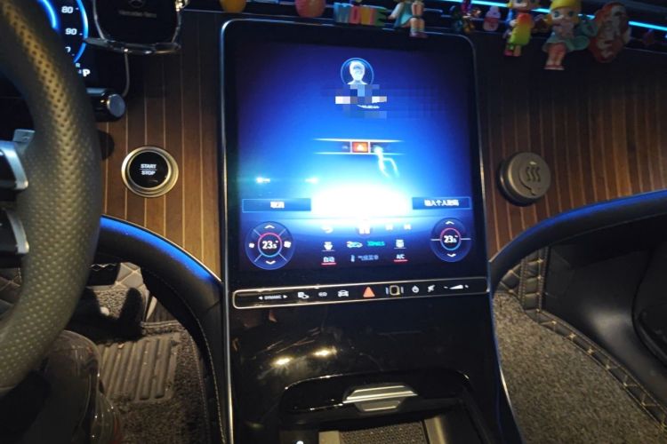 Used Mercedes-Benz EQE 2022 350 Luxury Edition Audio And AC Panel