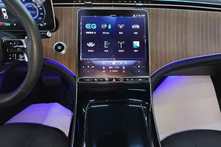Used Mercedes-Benz EQE 2022 350 Luxury Edition Audio And AC Panel