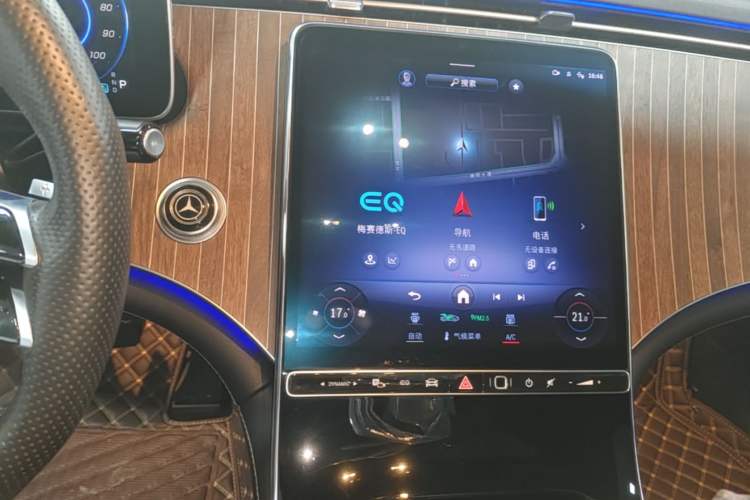 Used Mercedes-Benz EQE 2022 350 Luxury Edition Audio And AC Panel