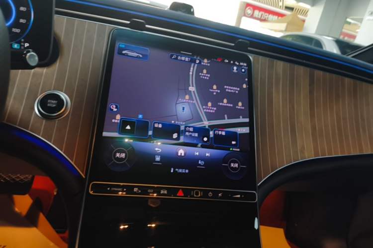 Used Mercedes-Benz EQE 2022 350 Luxury Edition Audio And AC Panel