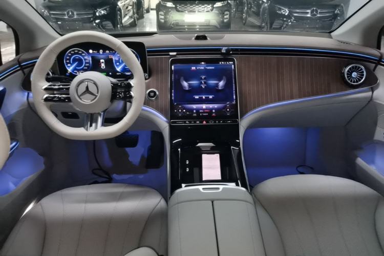 Used Mercedes-Benz EQE 2022 350 Luxury Edition Center Console