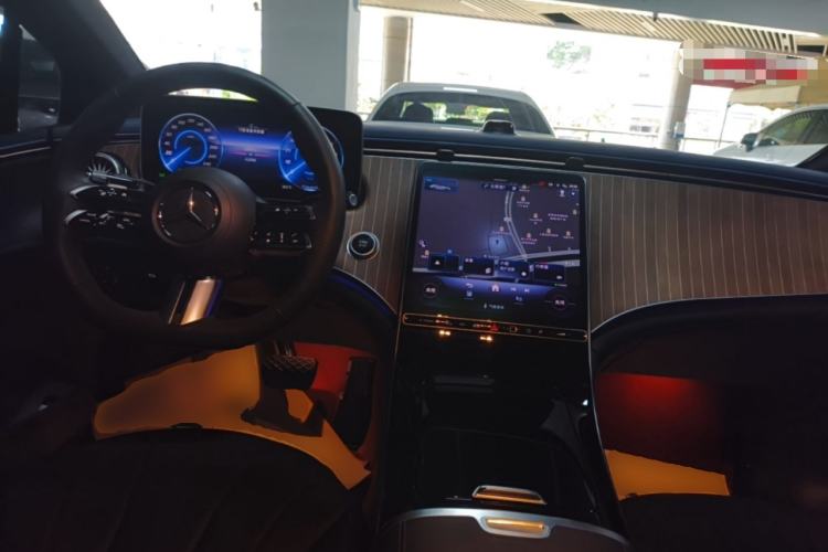 Used Mercedes-Benz EQE 2022 350 Luxury Edition Center Console