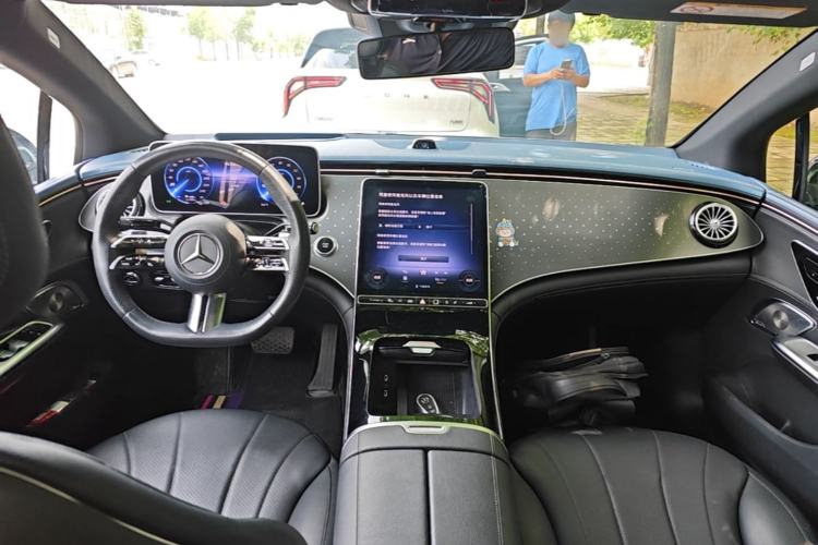 Used Mercedes-Benz EQE 2022 350 First Edition Special Version Center Console