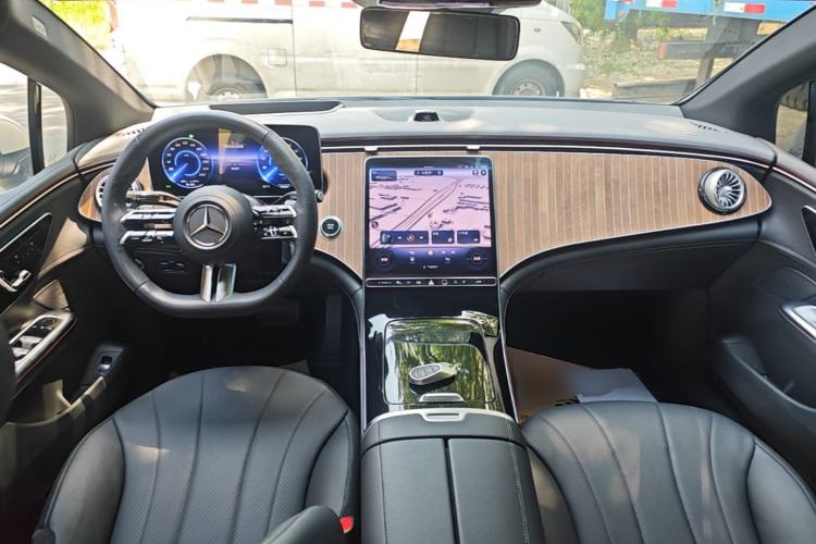 Used Mercedes-Benz EQE 2022 350 Luxury Edition Center Console