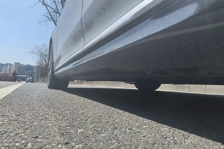Used Mercedes-Benz EQE 2022 350 Luxury Edition Chassis Rear Left