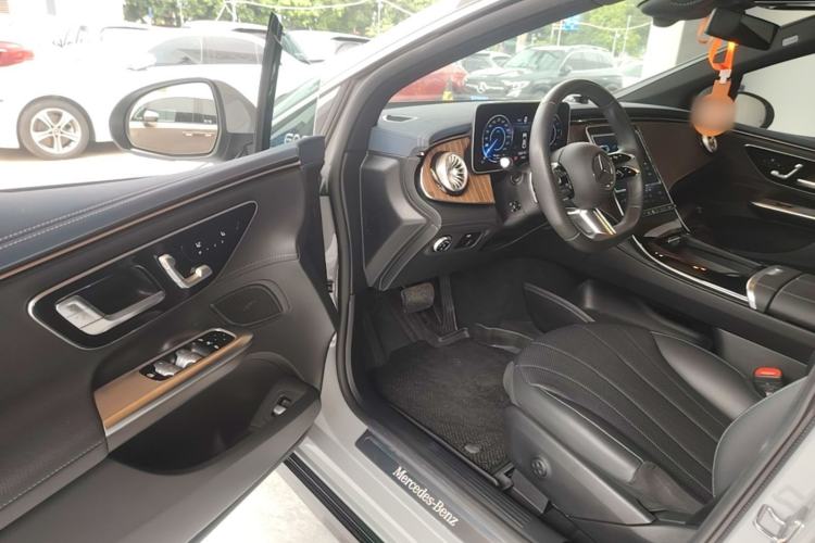 Used Mercedes-Benz EQE 2022 350 Pioneer Edition Driver Seat