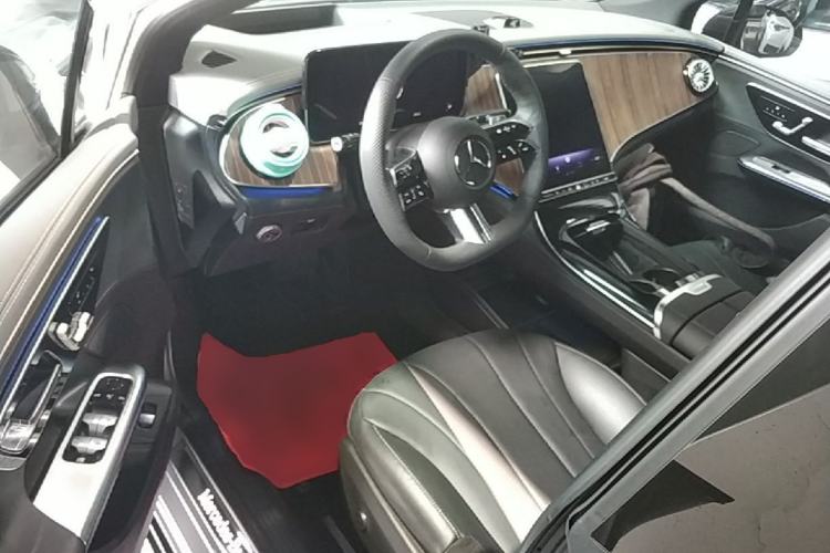 Used Mercedes-Benz EQE 2022 350 Luxury Edition Driver Seat