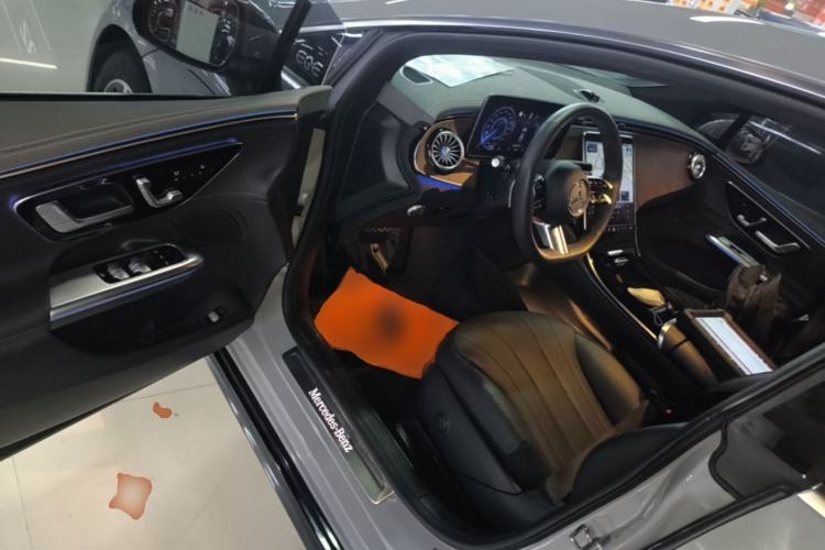 Used Mercedes-Benz EQE 2022 350 Luxury Edition Driver Seat