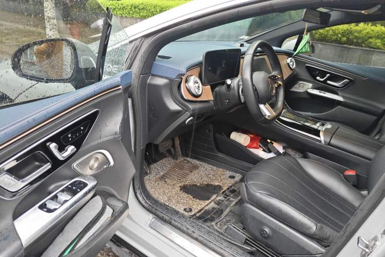Used Mercedes-Benz EQE 2022 350 Pioneer Edition Driver Seat